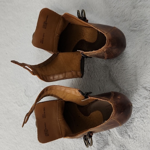 BORN CONCEPT B.O.C heeled size 9 brown leather booties - Picture 7 of 13